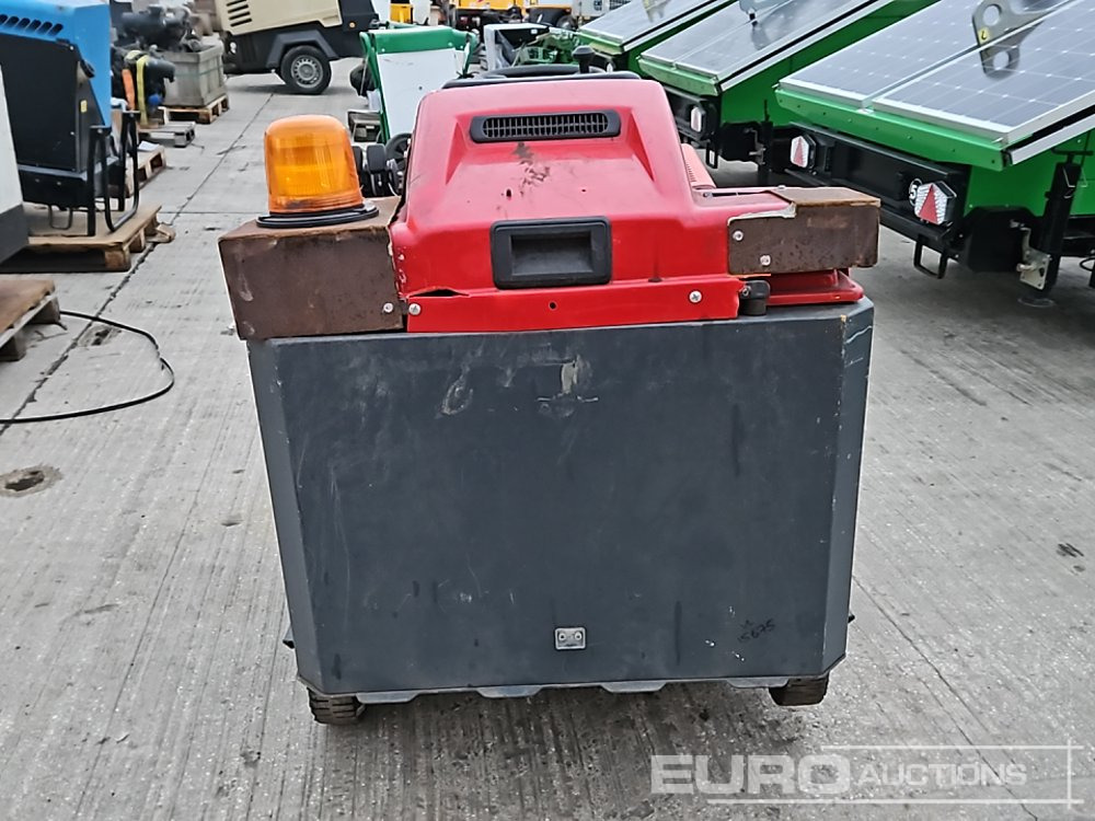 Electric Ride on Floor Sweeper, Charger - عربة جولف: صور 4 Electric Ride on Floor Sweeper, Charger - عربة جولف: صور 4