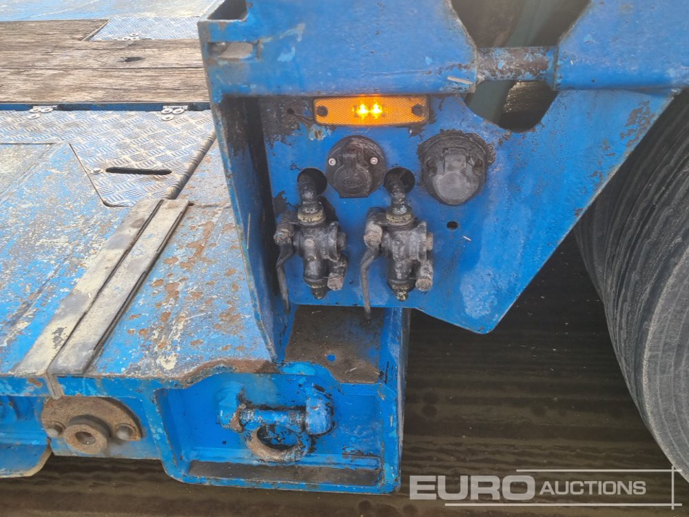 عربة مسطحة منخفضة نصف مقطورة Faymonville Tri-Axle: صور 44