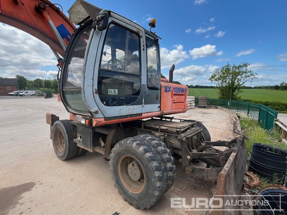 Fiat Hitachi EX135W - حفارة على عجلات: صور 3 Fiat Hitachi EX135W - حفارة على عجلات: صور 3
