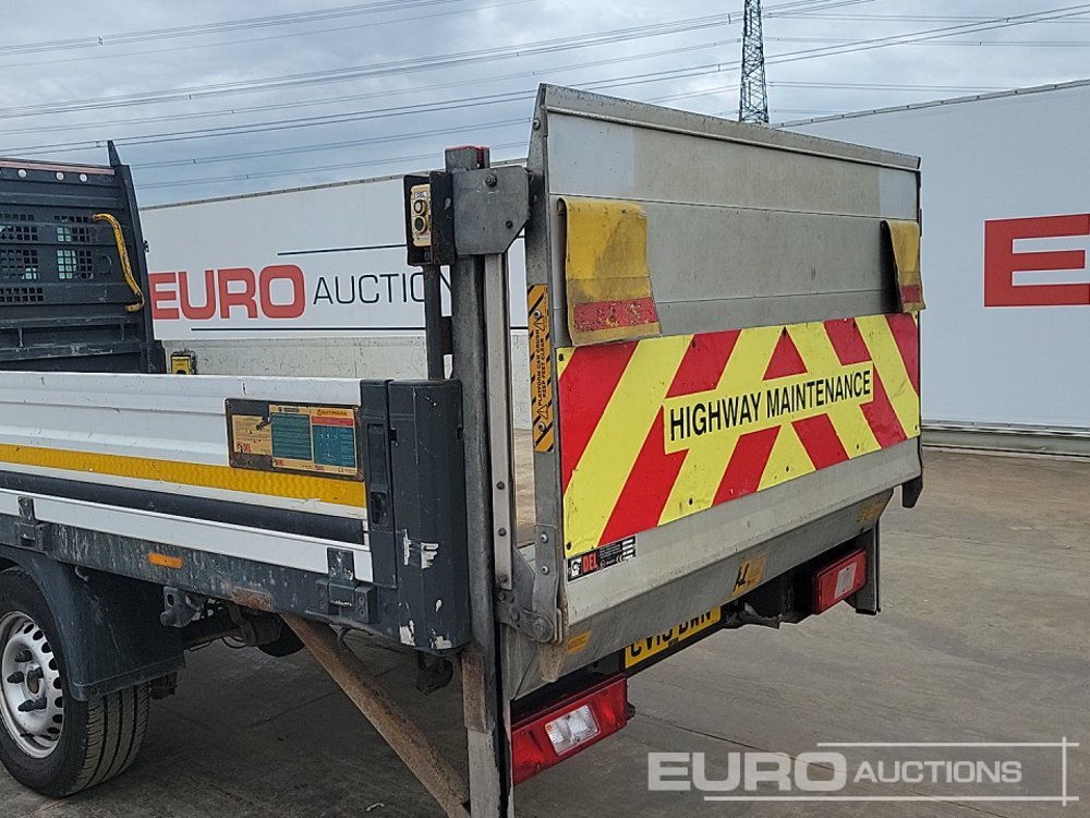 الشاحنات الصغيرة المسطحة Ford Transit 350: صور 15