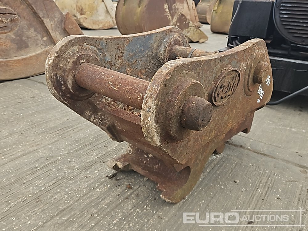 Geith Hydraulic Quick Hitch 65mm Pin to 13 Ton Excavator - وصلة الربط للمعدات المعلقة: صور 1 Geith Hydraulic Quick Hitch 65mm Pin to 13 Ton Excavator - وصلة الربط للمعدات المعلقة: صور 1