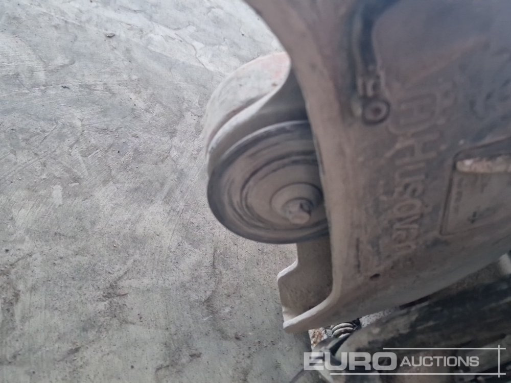 معدات الورش Husqvarna Petrol Con Saw (Spares): صور 7 معدات الورش Husqvarna Petrol Con Saw (Spares): صور 7