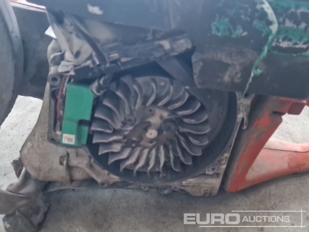 معدات الورش Husqvarna Petrol Con Saw (Spares): صور 13 معدات الورش Husqvarna Petrol Con Saw (Spares): صور 13