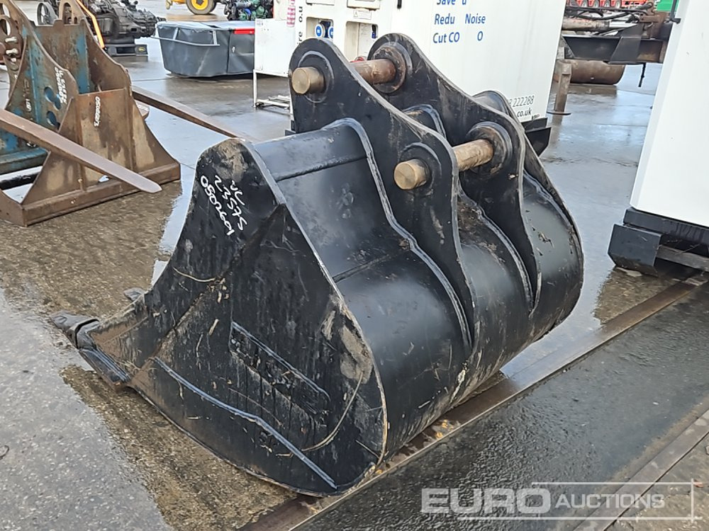 JCB 46" Digging Bucket 65mm Pin to suit 13 Ton Excavator - بكت: صور 3 JCB 46" Digging Bucket 65mm Pin to suit 13 Ton Excavator - بكت: صور 3