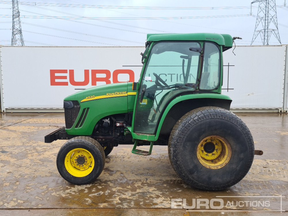 John Deere 4520 - جرار صغير: صور 2 John Deere 4520 - جرار صغير: صور 2