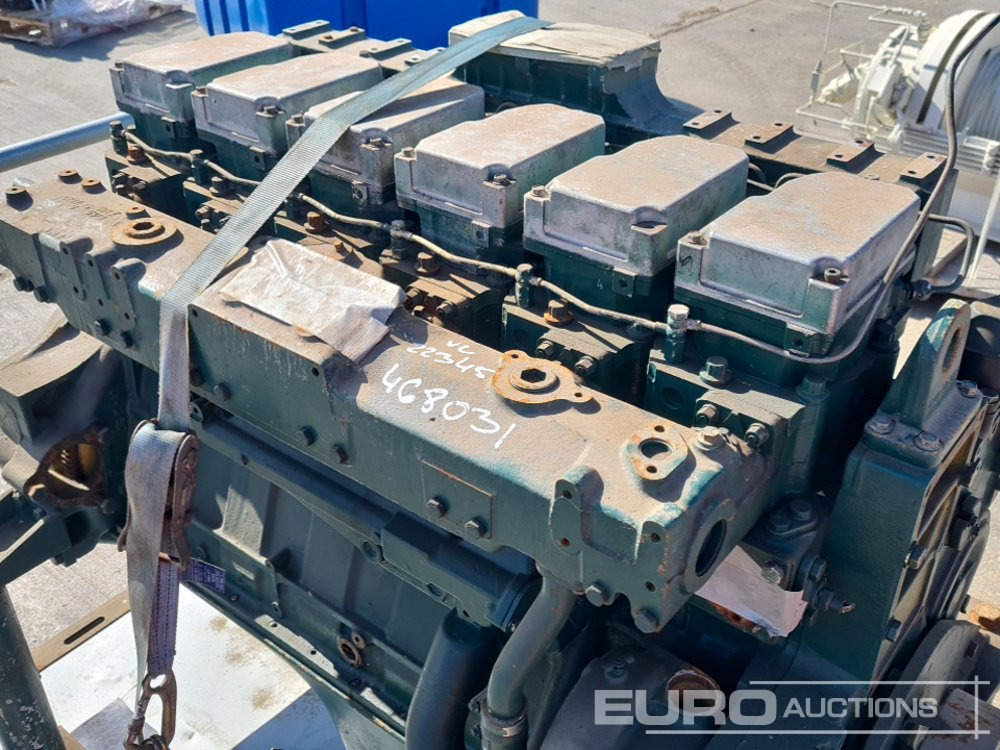المحرك Komatsu 6 Cylinder Engine: صور 9