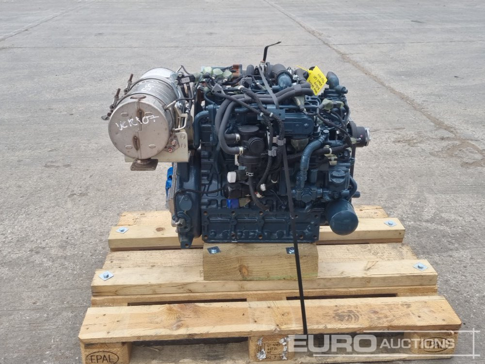 المحرك Kubota 4 Cylinder Engine: صور 6