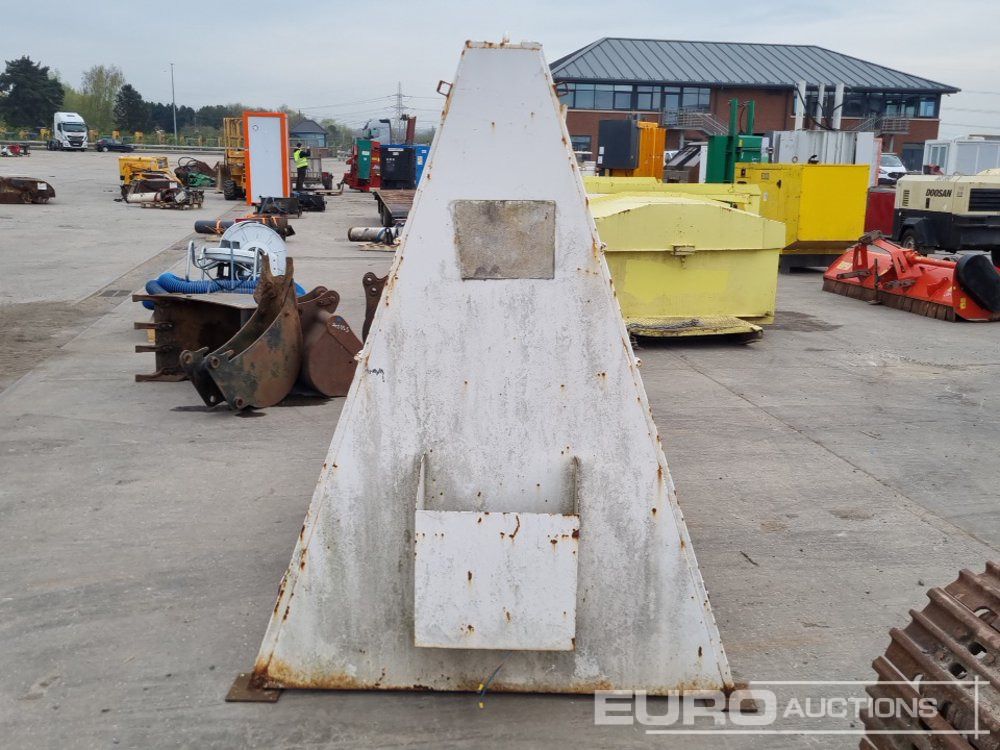 Lifting Chain Storage Rack - معدات المناولة: صور 2 Lifting Chain Storage Rack - معدات المناولة: صور 2