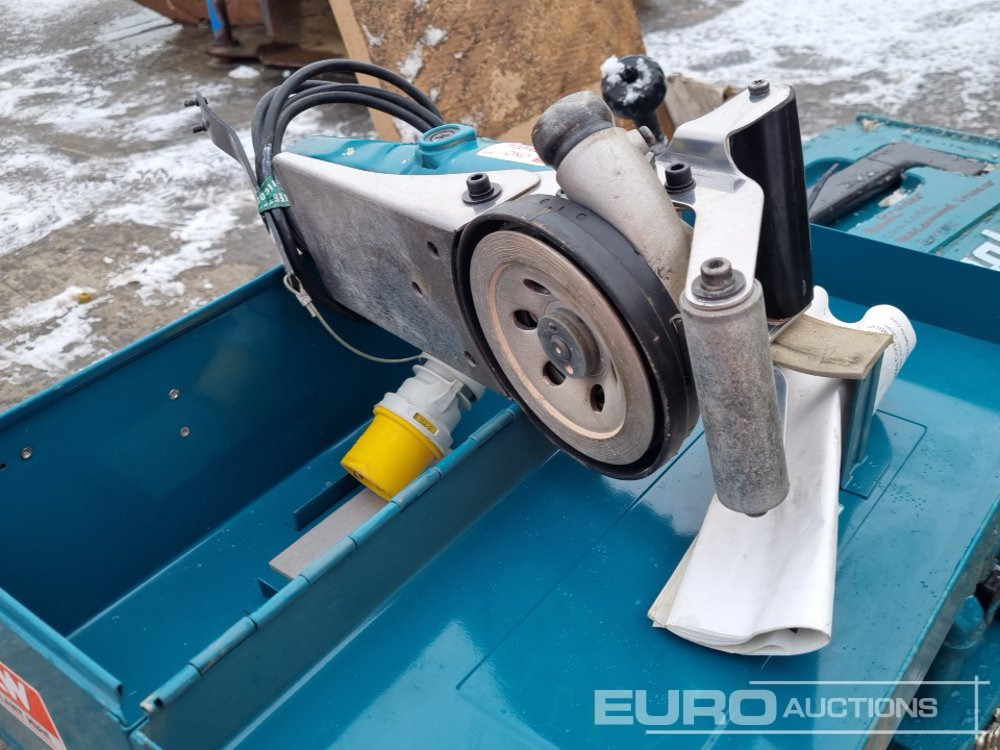 معدات البناء Makita 6906 110Volt Impact Wrench, 8406 110Volt Drill, RP1801 110Volt Router, 9046 110Volt Sander, SP6000 110Volt Circular Saw, PC1100 110Volt Concrete Planer, 6802BV 110Volt Drill, DHP458 Battery Com: صور 18