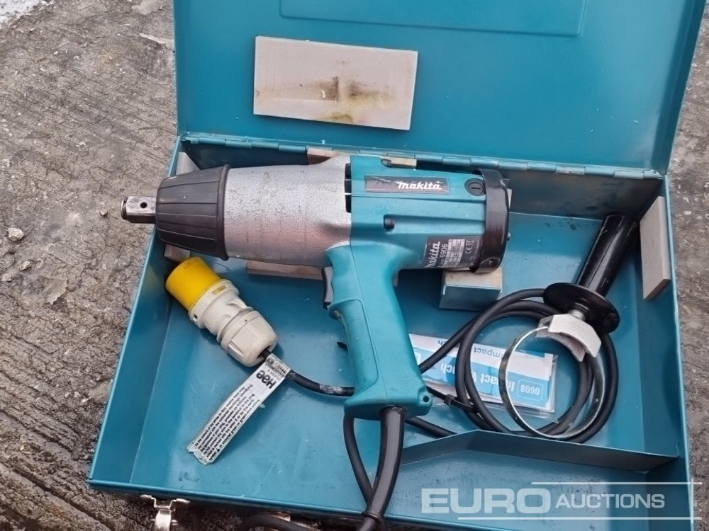 معدات البناء Makita 6906 110Volt Impact Wrench, 8406 110Volt Drill, RP1801 110Volt Router, 9046 110Volt Sander, SP6000 110Volt Circular Saw, PC1100 110Volt Concrete Planer, 6802BV 110Volt Drill, DHP458 Battery Com: صور 36