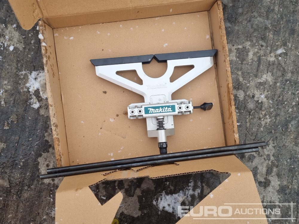 معدات البناء Makita 6906 110Volt Impact Wrench, 8406 110Volt Drill, RP1801 110Volt Router, 9046 110Volt Sander, SP6000 110Volt Circular Saw, PC1100 110Volt Concrete Planer, 6802BV 110Volt Drill, DHP458 Battery Com: صور 43