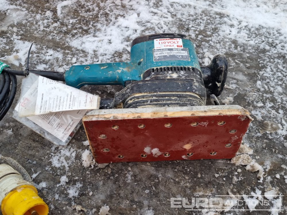 معدات البناء Makita 6906 110Volt Impact Wrench, 8406 110Volt Drill, RP1801 110Volt Router, 9046 110Volt Sander, SP6000 110Volt Circular Saw, PC1100 110Volt Concrete Planer, 6802BV 110Volt Drill, DHP458 Battery Com: صور 9