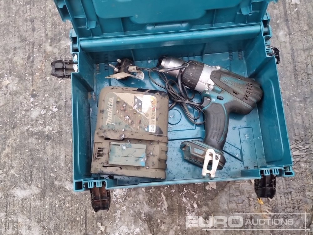 معدات البناء Makita 6906 110Volt Impact Wrench, 8406 110Volt Drill, RP1801 110Volt Router, 9046 110Volt Sander, SP6000 110Volt Circular Saw, PC1100 110Volt Concrete Planer, 6802BV 110Volt Drill, DHP458 Battery Com: صور 27