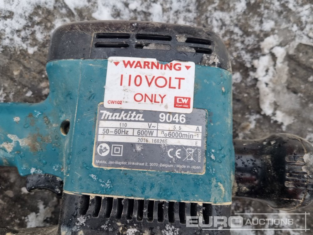 معدات البناء Makita 6906 110Volt Impact Wrench, 8406 110Volt Drill, RP1801 110Volt Router, 9046 110Volt Sander, SP6000 110Volt Circular Saw, PC1100 110Volt Concrete Planer, 6802BV 110Volt Drill, DHP458 Battery Com: صور 10