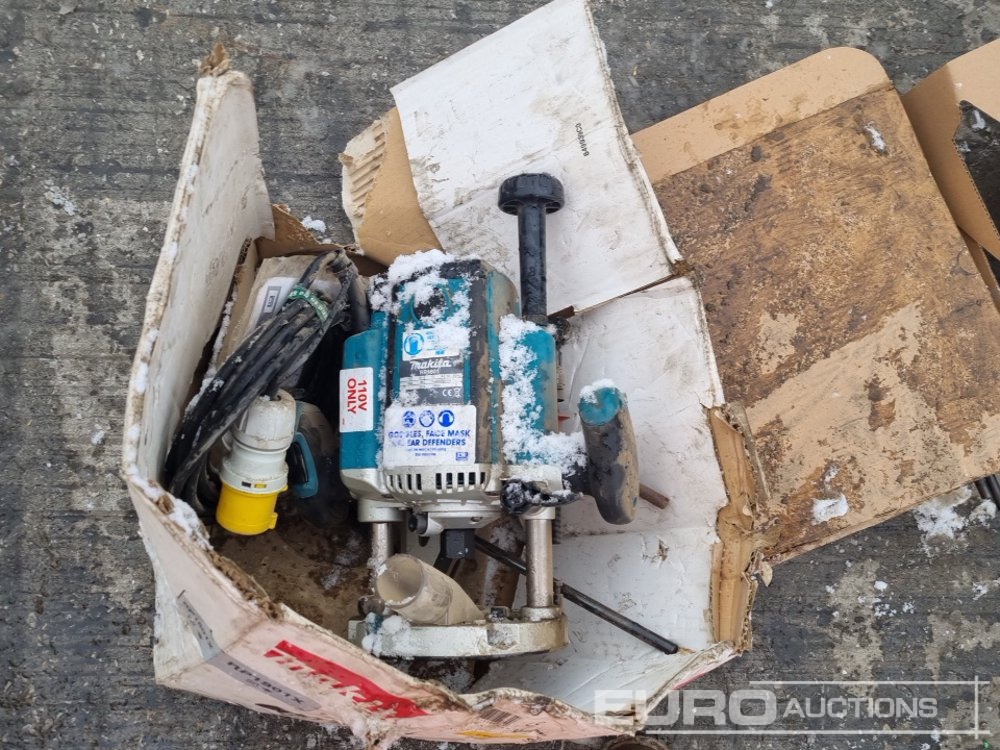 معدات البناء Makita 6906 110Volt Impact Wrench, 8406 110Volt Drill, RP1801 110Volt Router, 9046 110Volt Sander, SP6000 110Volt Circular Saw, PC1100 110Volt Concrete Planer, 6802BV 110Volt Drill, DHP458 Battery Com: صور 40