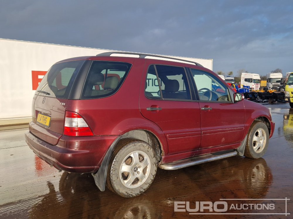 Mercedes ML270 - سيارة دفع رباعي: صور 5 Mercedes ML270 - سيارة دفع رباعي: صور 5