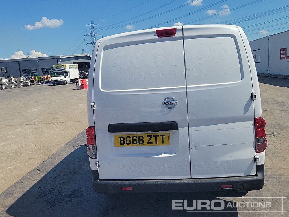 Nissan NV200 - الشاحنات الصغيرة: صور 4 Nissan NV200 - الشاحنات الصغيرة: صور 4
