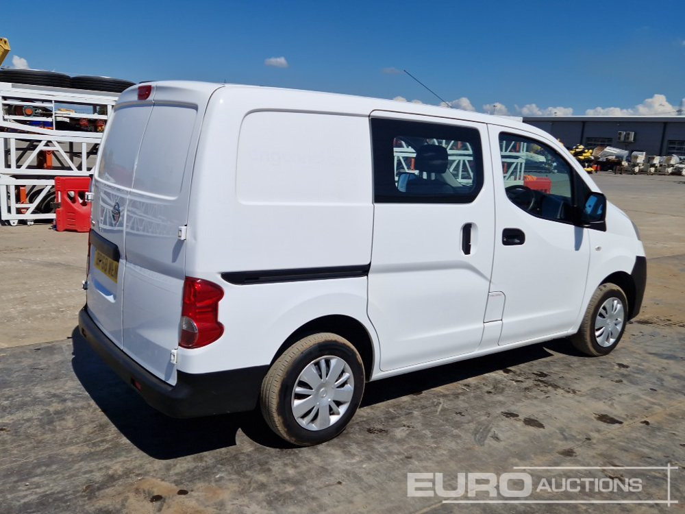 Nissan NV200 - الشاحنات الصغيرة: صور 5 Nissan NV200 - الشاحنات الصغيرة: صور 5