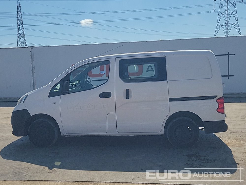Nissan NV200 - الشاحنات الصغيرة: صور 2 Nissan NV200 - الشاحنات الصغيرة: صور 2