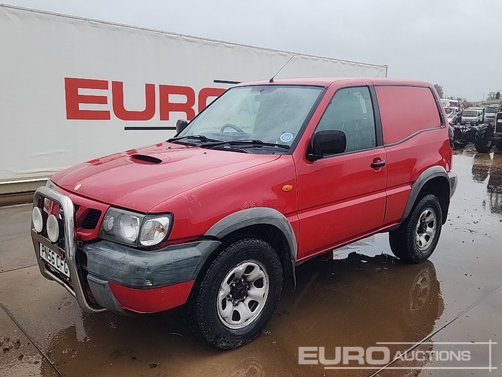 Nissan Terrano - سيارة دفع رباعي: صور 1 Nissan Terrano - سيارة دفع رباعي: صور 1