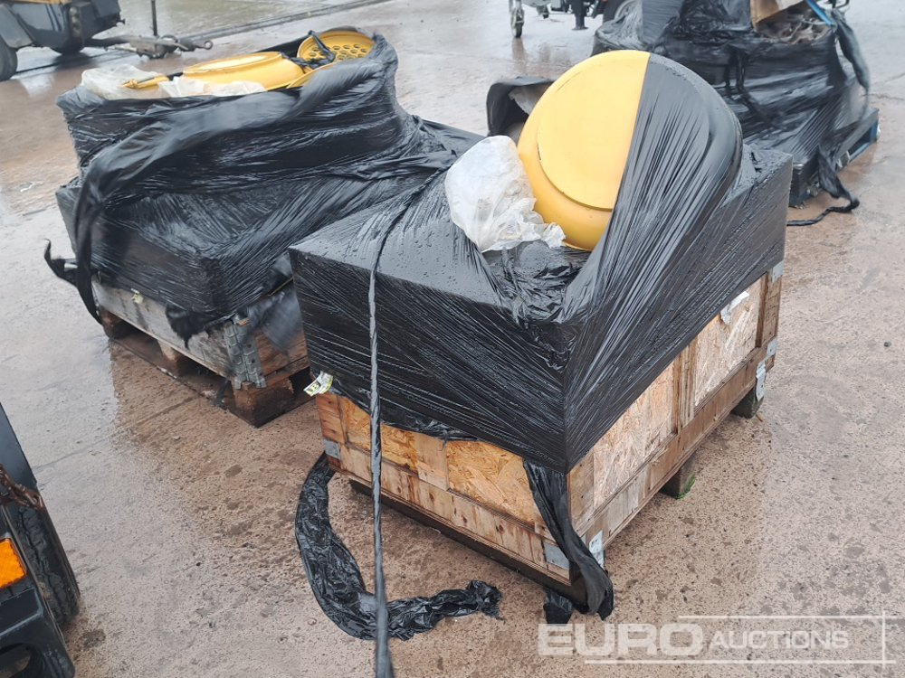 Pallet of Filter Housings (2 of) - قطع الغيار: صور 1 Pallet of Filter Housings (2 of) - قطع الغيار: صور 1