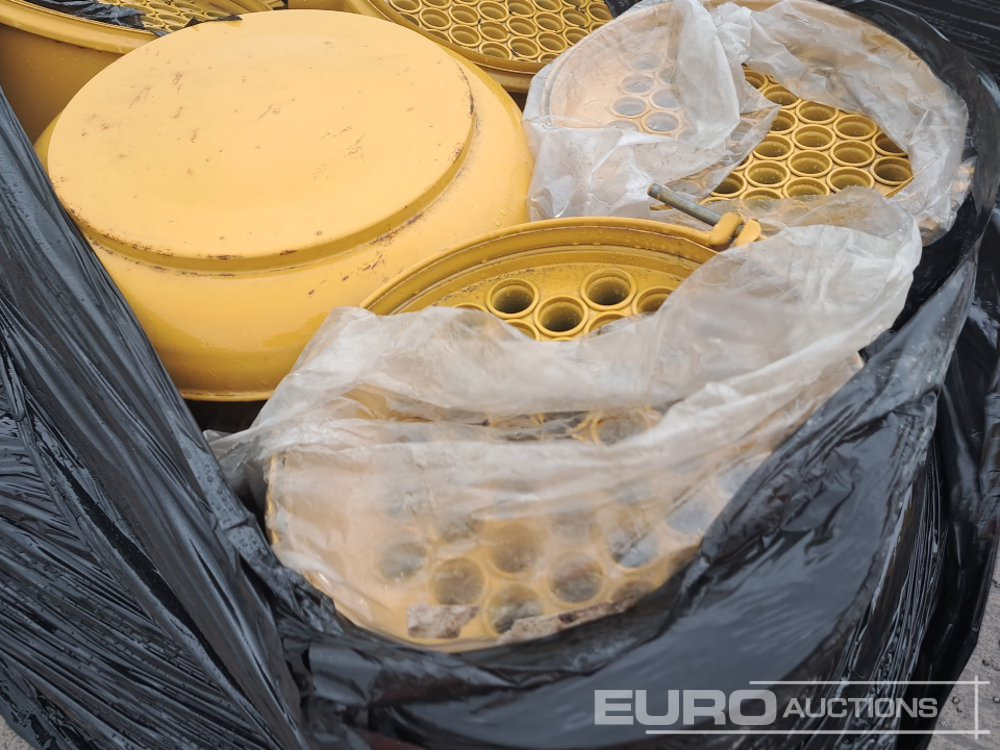 Pallet of Filter Housings (2 of) - قطع الغيار: صور 5 Pallet of Filter Housings (2 of) - قطع الغيار: صور 5