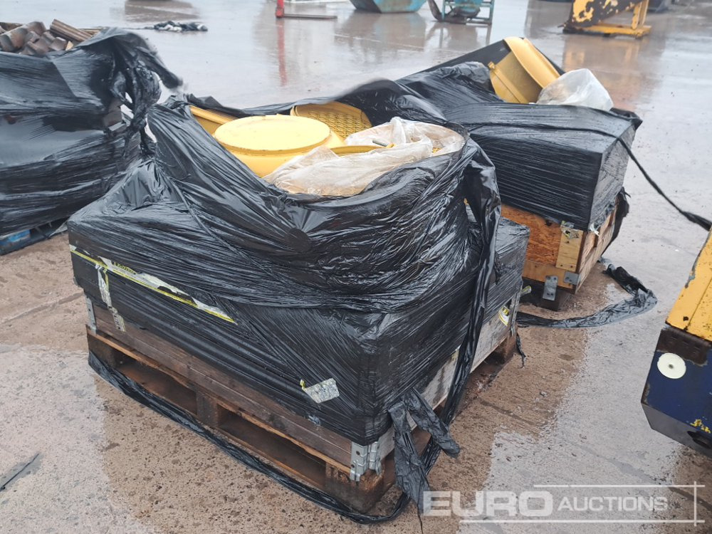 Pallet of Filter Housings (2 of) - قطع الغيار: صور 4 Pallet of Filter Housings (2 of) - قطع الغيار: صور 4