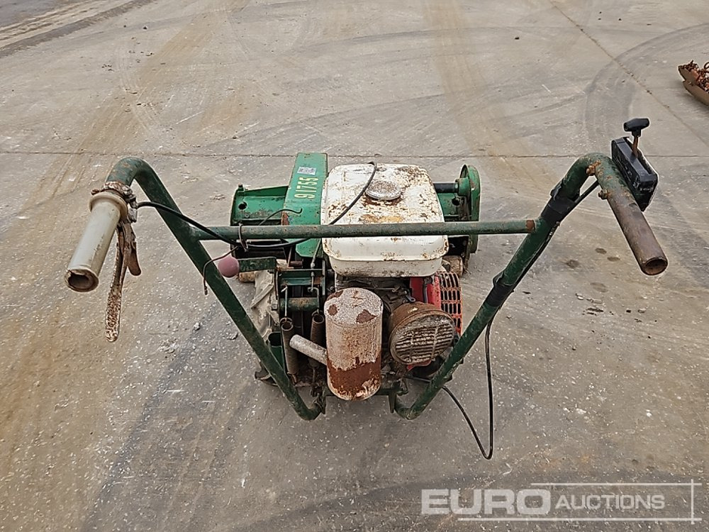 Ransomes Multimower Petrol Lawnmower, Honda Engine - معدات البناء: صور 4 Ransomes Multimower Petrol Lawnmower, Honda Engine - معدات البناء: صور 4