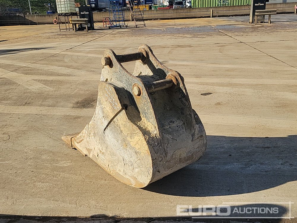 Rhinox 24" Digging Bucket 65mm Pin to suit 13 Ton Excavator - بكت: صور 5 Rhinox 24" Digging Bucket 65mm Pin to suit 13 Ton Excavator - بكت: صور 5
