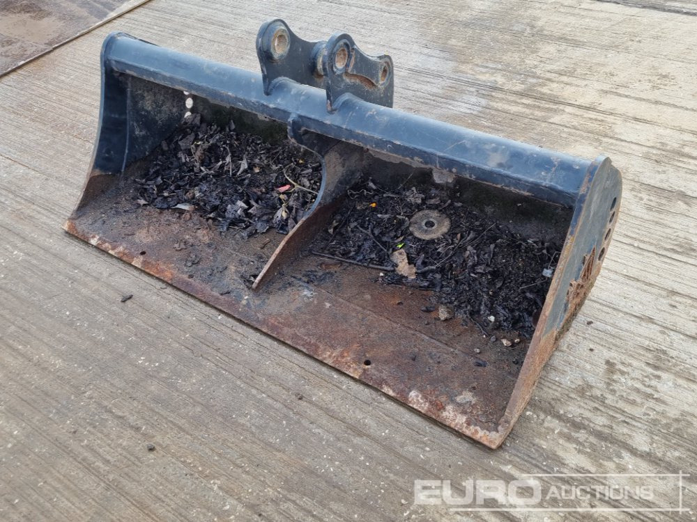 Rhinox 48" Ditching Bucket 35mm Pin to suit Mini Excavator - بكت: صور 1 Rhinox 48" Ditching Bucket 35mm Pin to suit Mini Excavator - بكت: صور 1