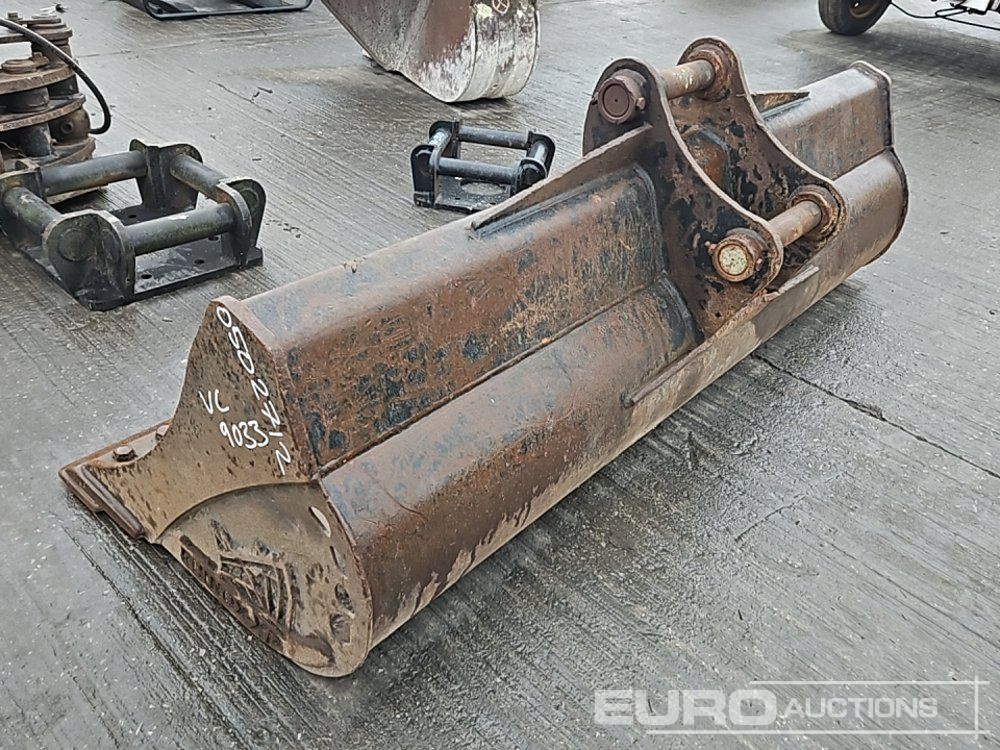 Rhinox 72" Ditching Bucket 50mm Pin to suit 6-8 Ton Excavator - بكت: صور 3 Rhinox 72" Ditching Bucket 50mm Pin to suit 6-8 Ton Excavator - بكت: صور 3