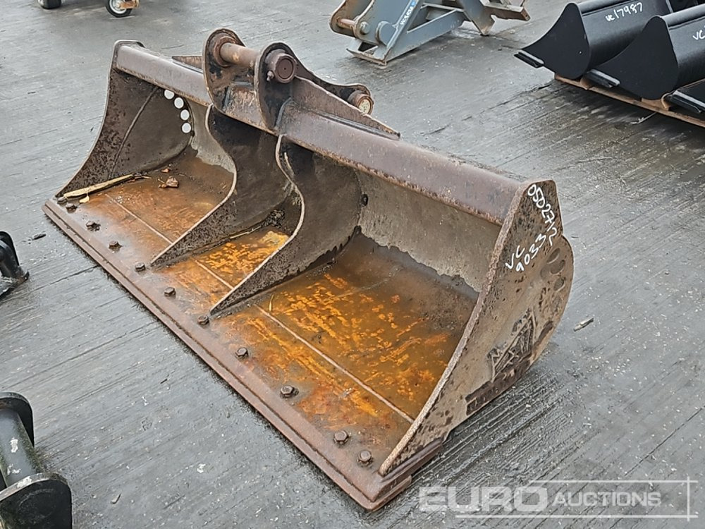 Rhinox 72" Ditching Bucket 50mm Pin to suit 6-8 Ton Excavator - بكت: صور 1 Rhinox 72" Ditching Bucket 50mm Pin to suit 6-8 Ton Excavator - بكت: صور 1