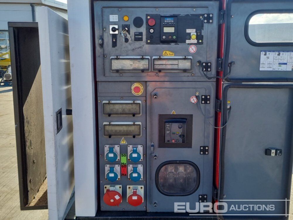 مجموعة المولدات SDMO R220: صور 24