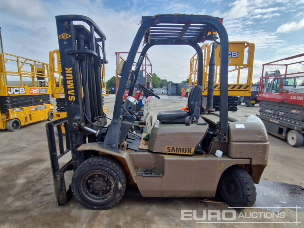 Samuk Diesel Forklift, 2 Stage Mast, Side Shift (No Steering & Hydraulic Leak) - رافعة شوكية ديزل: صور 2 Samuk Diesel Forklift, 2 Stage Mast, Side Shift (No Steering & Hydraulic Leak) - رافعة شوكية ديزل: صور 2