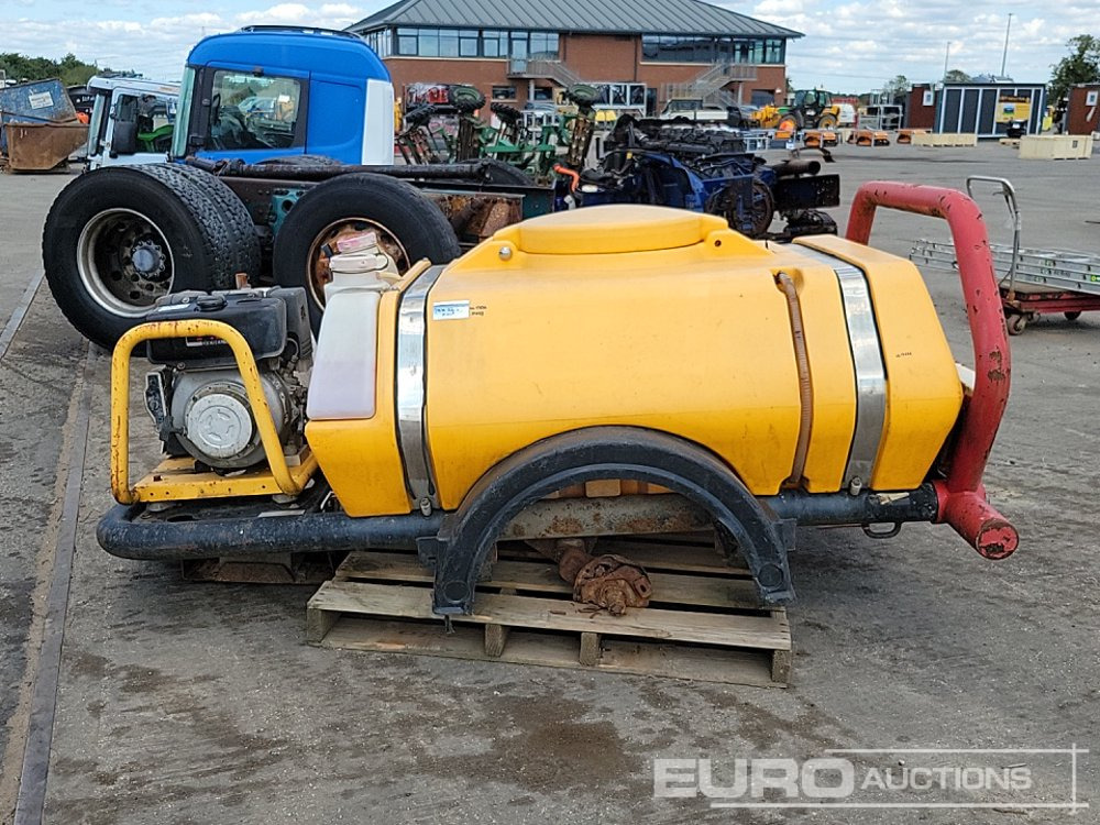 Single Axle Plastic Water Bowser, Honda Pressure Washer (Parts Missing) - ماكينة غسيل ضغط عالي: صور 2 Single Axle Plastic Water Bowser, Honda Pressure Washer (Parts Missing) - ماكينة غسيل ضغط عالي: صور 2