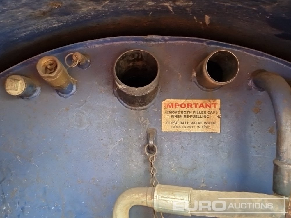 خزان تخزين Static Bunded Fuel Bowser, Manual Pump: صور 12