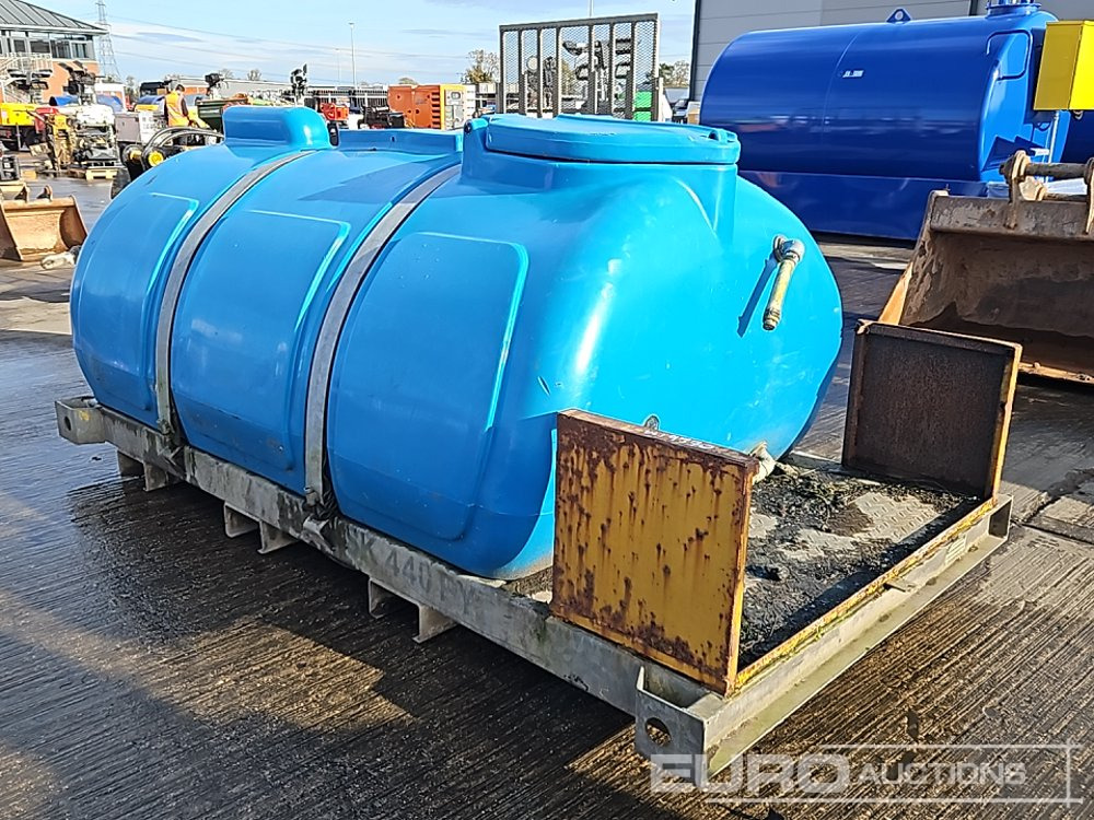 Static Plastic Water Bowser - خزان تخزين: صور 1 Static Plastic Water Bowser - خزان تخزين: صور 1