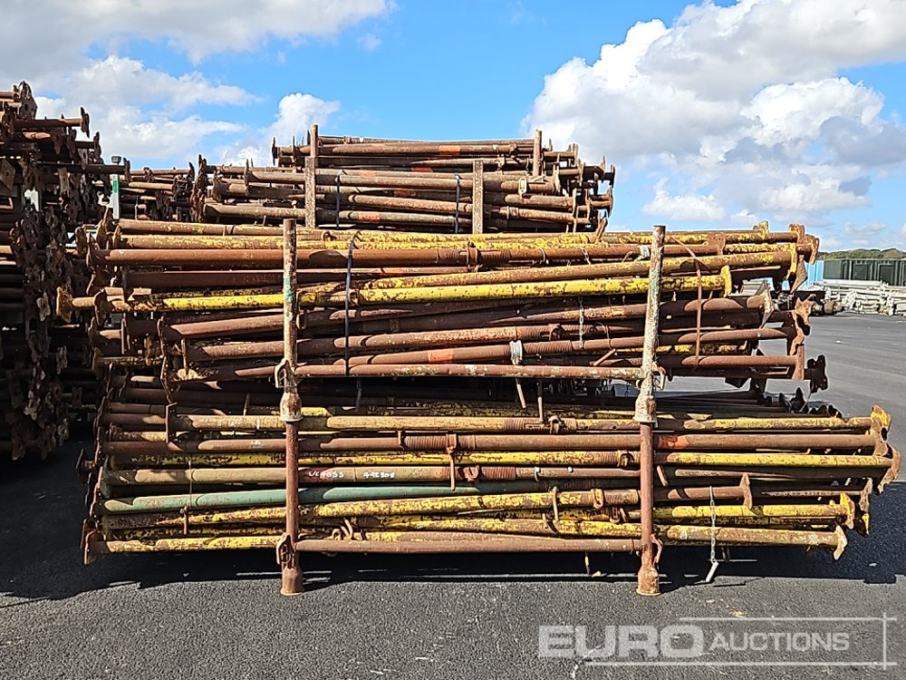 Stillage of Acrow Props (14 of) - معدات البناء: صور 4 Stillage of Acrow Props (14 of) - معدات البناء: صور 4
