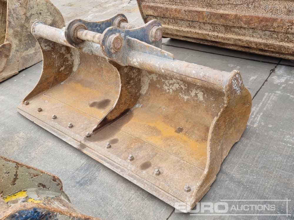 Strickland 72" Ditching Bucket 65mm Pin to suit 13 Ton Excavator - بكت: صور 1 Strickland 72" Ditching Bucket 65mm Pin to suit 13 Ton Excavator - بكت: صور 1