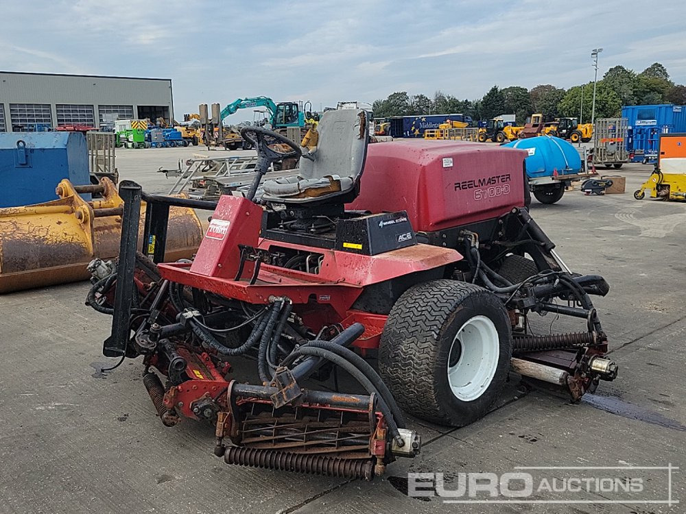 Toro Reelmaster 6700D - جزازة المروج: صور 1 Toro Reelmaster 6700D - جزازة المروج: صور 1