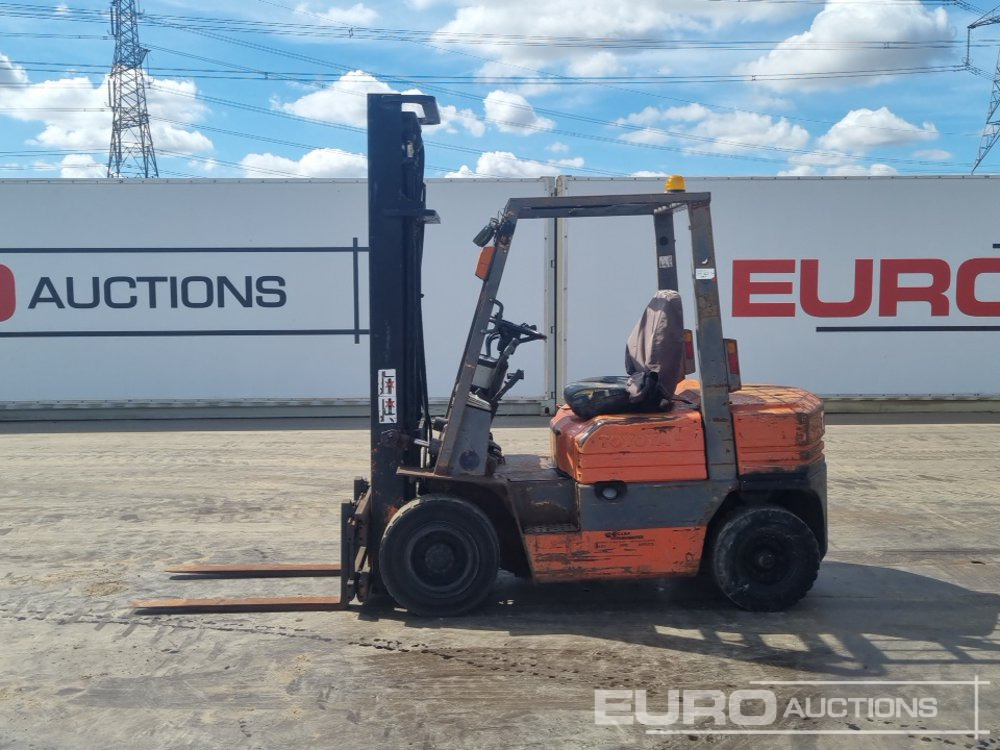 Toyota Diesel Forklift, 2 Stage Mast, Side Shift, Forks - رافعة شوكية: صور 2 Toyota Diesel Forklift, 2 Stage Mast, Side Shift, Forks - رافعة شوكية: صور 2