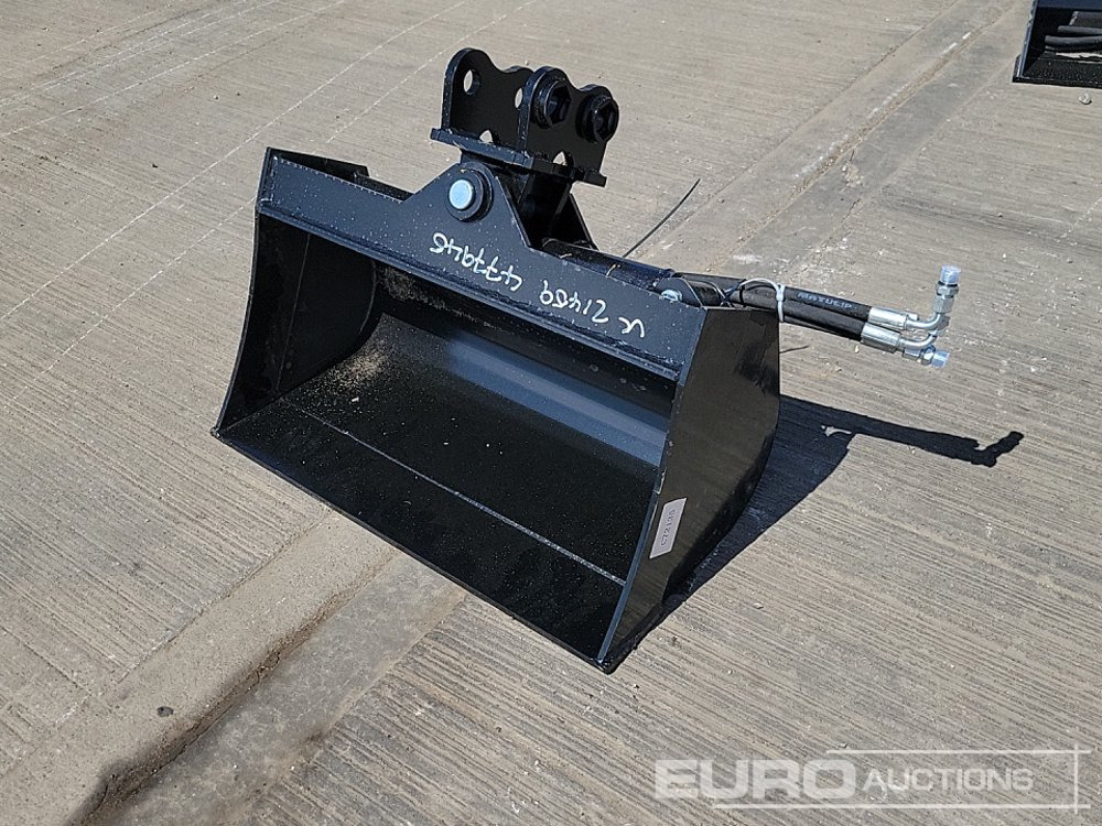 Unused 2025 Captok 24" Hydraulic Tilting Bucket 25mm Pin to suit Mini Excavator - بكت: صور 1 Unused 2025 Captok 24" Hydraulic Tilting Bucket 25mm Pin to suit Mini Excavator - بكت: صور 1