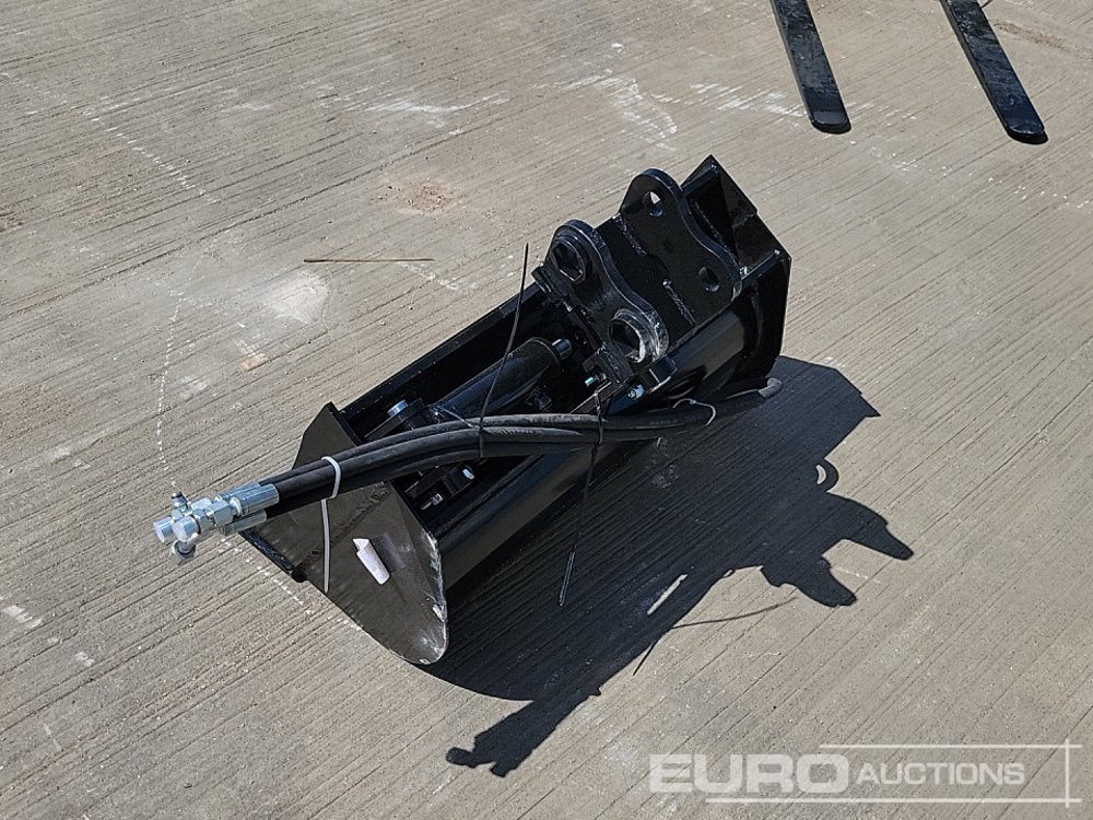 Unused 2025 Captok 24" Hydraulic Tilting Bucket 25mm Pin to suit Mini Excavator - بكت: صور 3 Unused 2025 Captok 24" Hydraulic Tilting Bucket 25mm Pin to suit Mini Excavator - بكت: صور 3