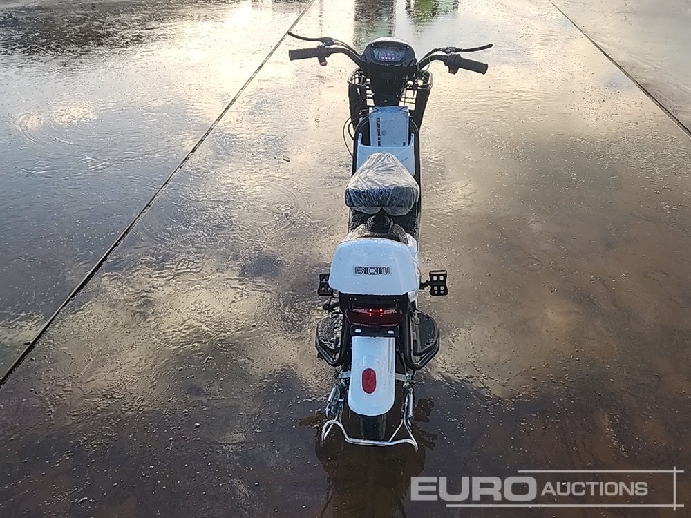 Unused 2025 SK8 Electric Bicycle - عربة جولف: صور 4 Unused 2025 SK8 Electric Bicycle - عربة جولف: صور 4