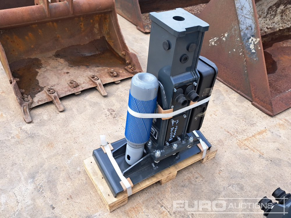 Unused 2025 Sailing 35 Hydraulic Breaker to suit Mini Skidsteer Loader - ملحقات - حفارة: صور 1 Unused 2025 Sailing 35 Hydraulic Breaker to suit Mini Skidsteer Loader - ملحقات - حفارة: صور 1