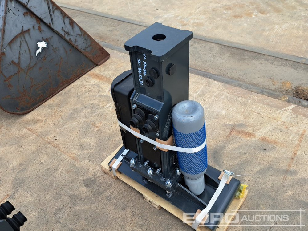 Unused 2025 Sailing 35 Hydraulic Breaker to suit Mini Skidsteer Loader - ملحقات - حفارة: صور 4 Unused 2025 Sailing 35 Hydraulic Breaker to suit Mini Skidsteer Loader - ملحقات - حفارة: صور 4