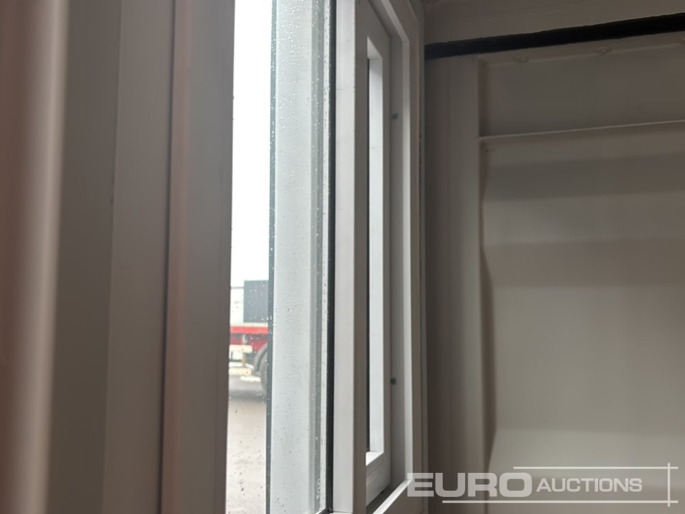 حاوية شحن Unused 7' 4" x 6' Container, Side Door & Window: صور 20