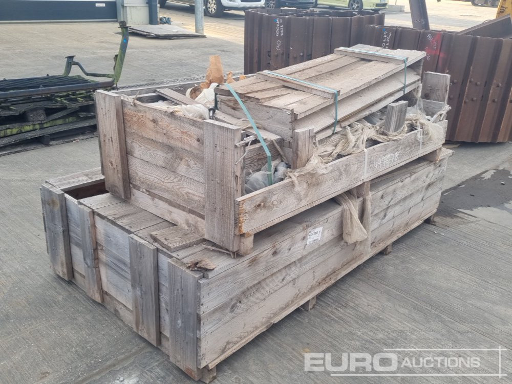 Unused CAT Demo Cage Kit, Stillage of Bucket Parts, Cutting Edge Kit - قطع الغيار: صور 3 Unused CAT Demo Cage Kit, Stillage of Bucket Parts, Cutting Edge Kit - قطع الغيار: صور 3