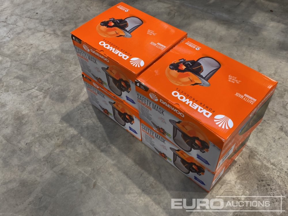 Unused Daewoo DASM5009 Safety Mask (4 of) - معدات الورش: صور 3 Unused Daewoo DASM5009 Safety Mask (4 of) - معدات الورش: صور 3