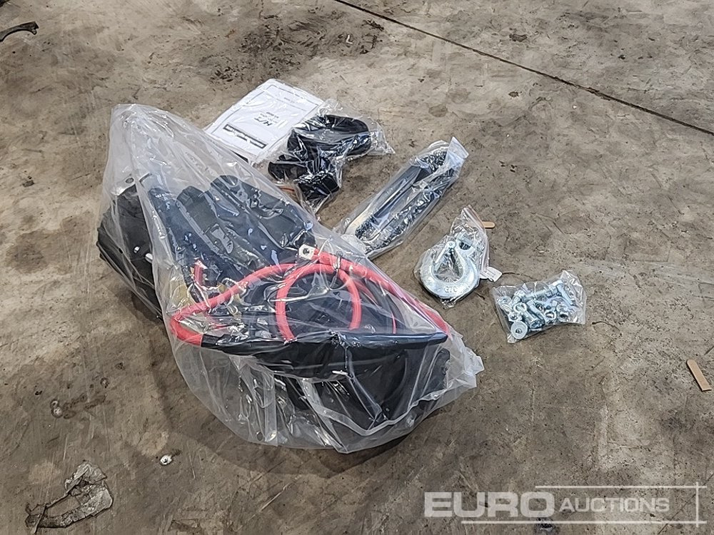 Unused Hi-Torque HT12000 12 Volt Winch, 3/8" x 85' Rope - معدات الورش: صور 2 Unused Hi-Torque HT12000 12 Volt Winch, 3/8" x 85' Rope - معدات الورش: صور 2